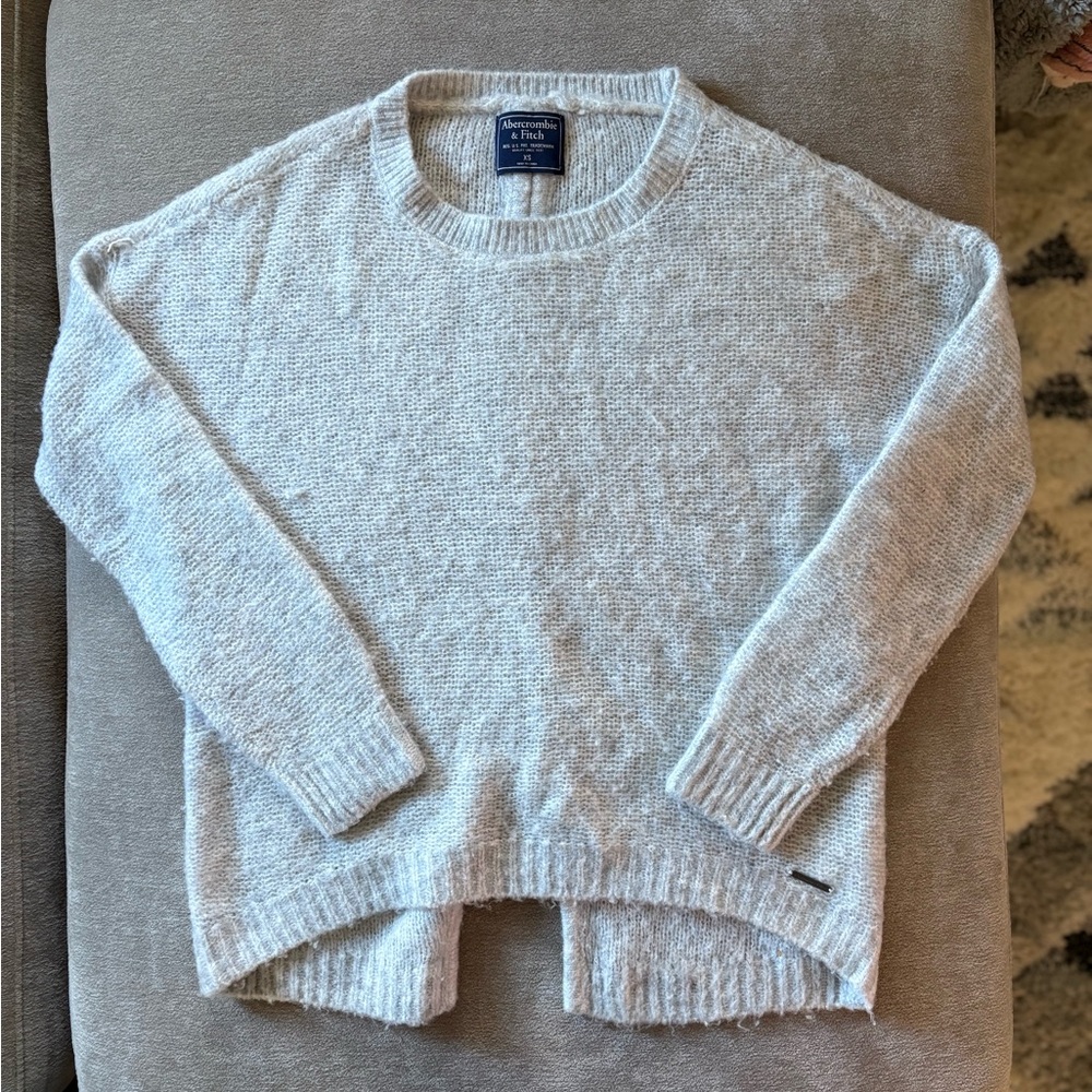 Abercrombie & Fitch Light Gray Crew Neck Sweater